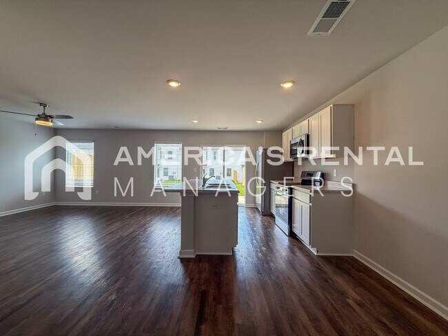 Building Photo - 12 River Grass Dr