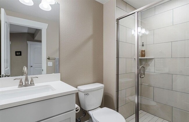 Building Photo - Modern 3BR Home with Finished Basement & Private Courtyard in Lowry