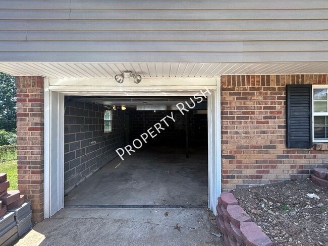 Building Photo - 9119 Westminister Cir Dr