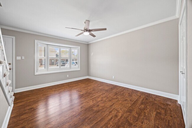 Building Photo - Beautifully updated 2-bed, 1.5 bath Condo in Winn Barr of Rock Hill!