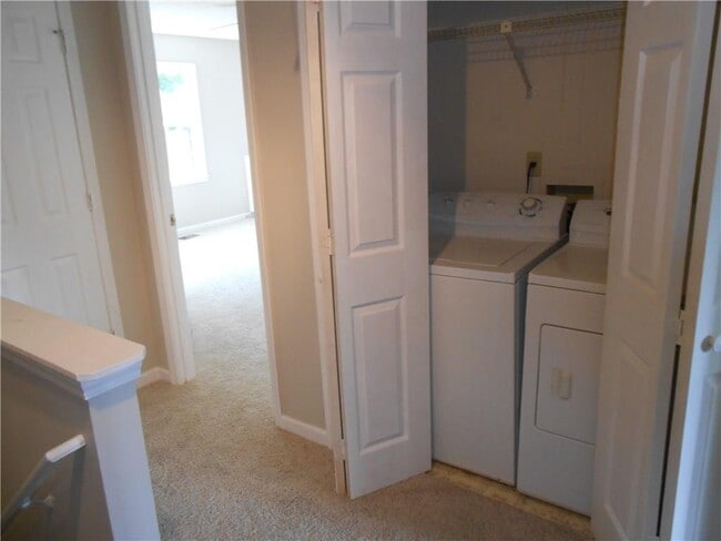 Building Photo - 1135 Country Club Pl