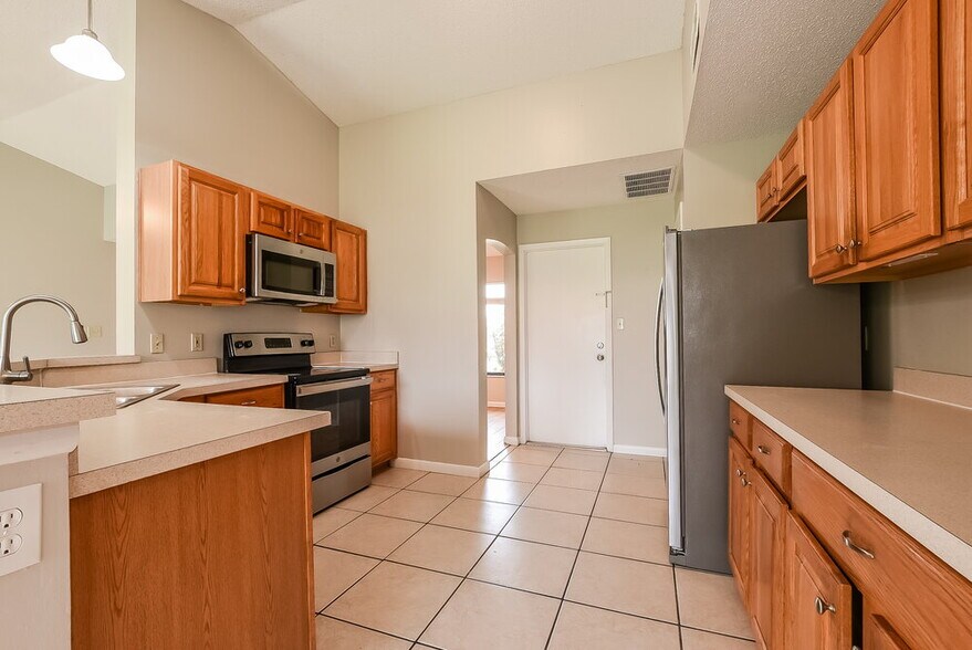 Building Photo - 2854 Camomile Dr