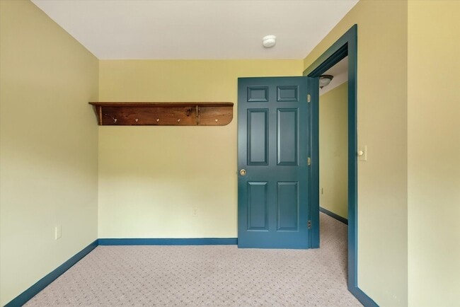 Building Photo - 485 Brook Rd