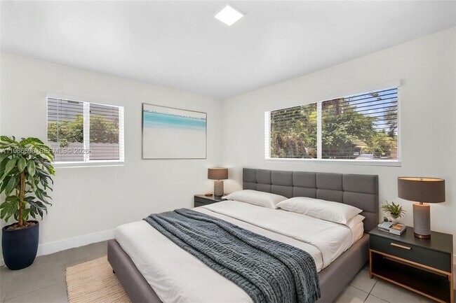 Building Photo - 1548 NE 131st Ln