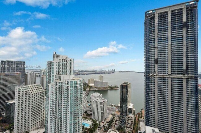 Building Photo - 1010 Brickell Ave