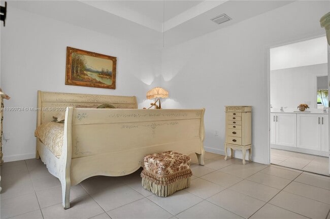 Building Photo - 151 NE 27th Terrace