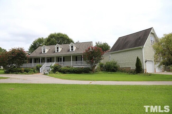 Building Photo - 7824 Humie Olive Rd
