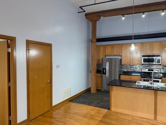 Building Photo - 720 S Marquette St