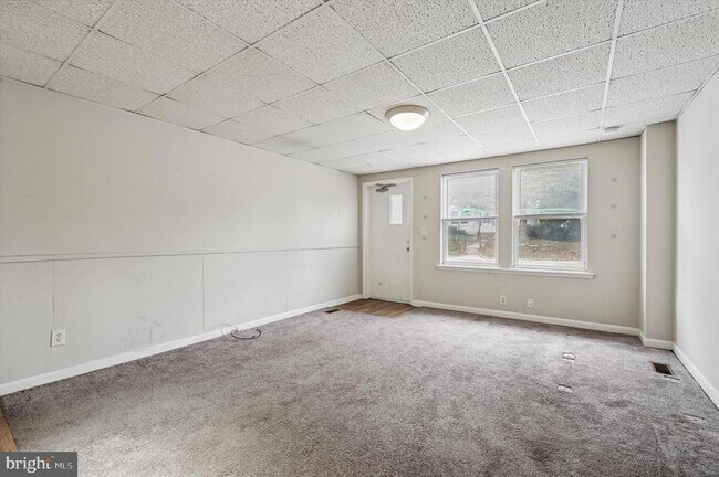 Building Photo - 271 N Wycombe Ave