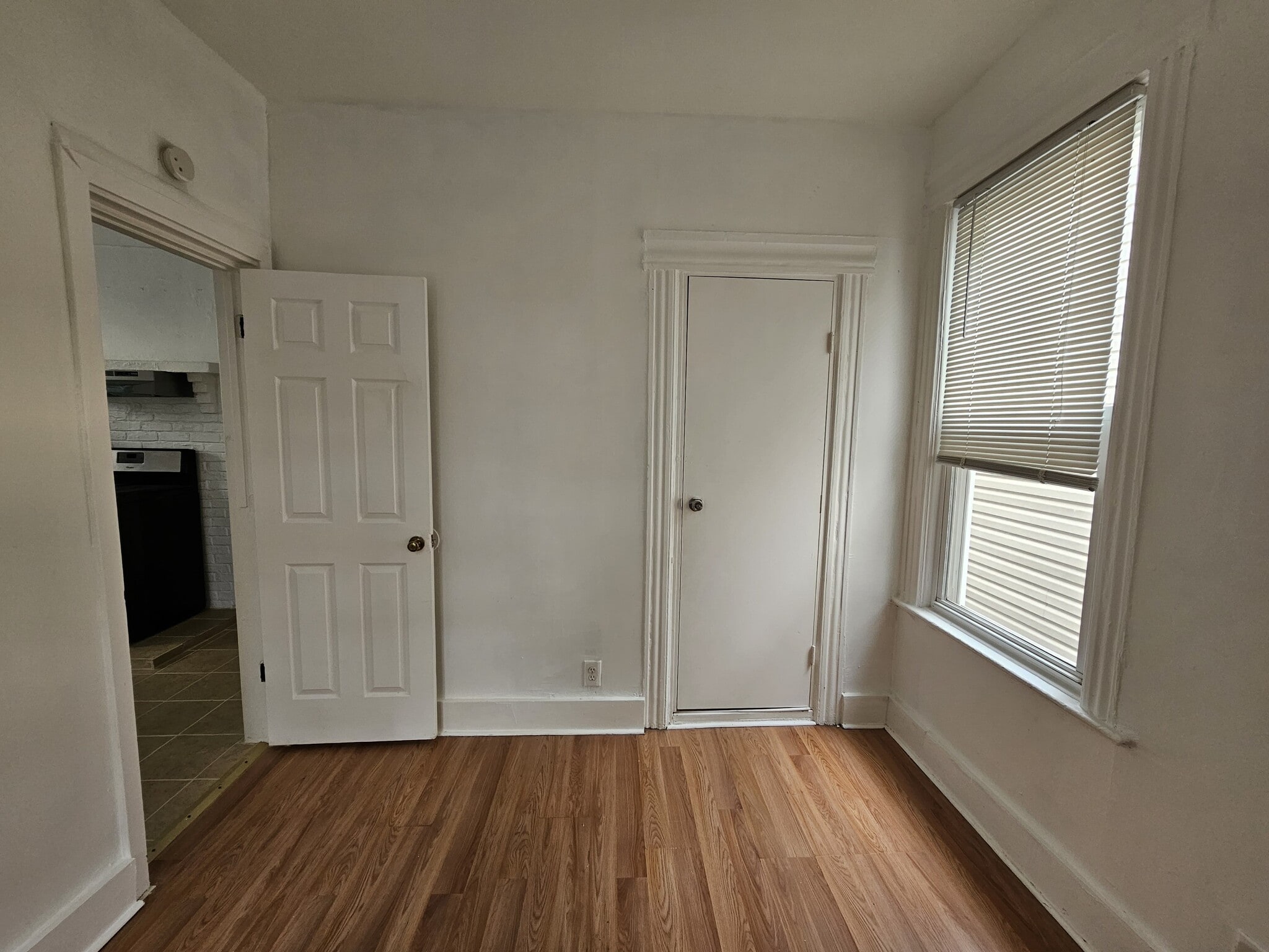 Building Photo - 166 Carteret Ave