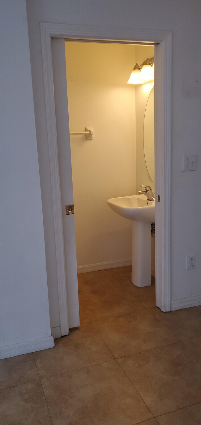 Building Photo - 11023 Black Swan Ct