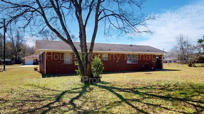 Building Photo - 103 Sherwin St