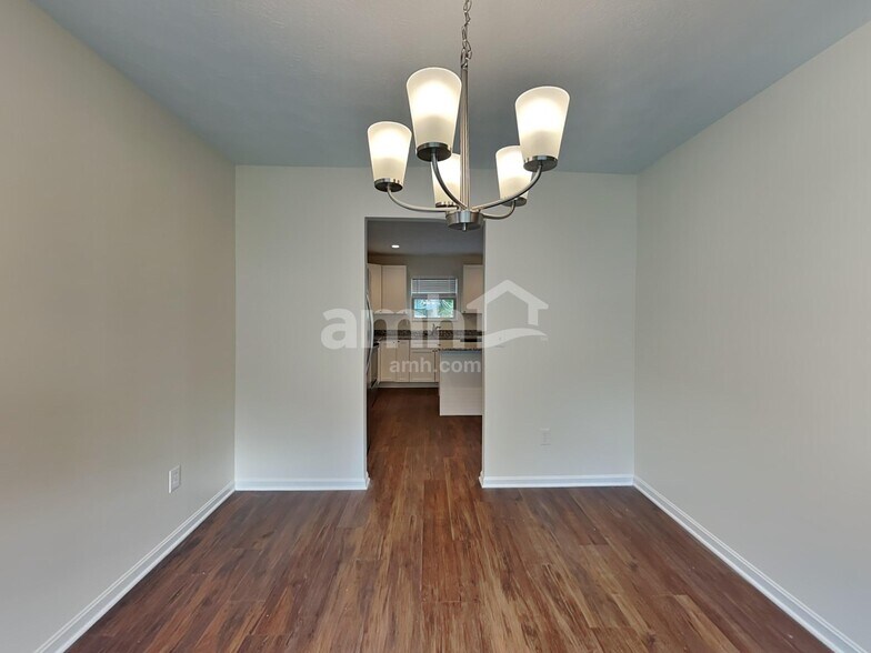 Building Photo - 1279 McGuffey Ln