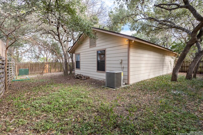 Building Photo - 7751 Autumn Park