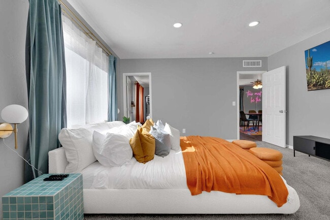 Building Photo - 6240 E River Rd