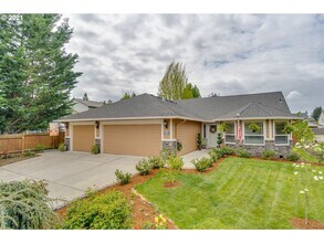 Building Photo - Charming One Level Custom Home