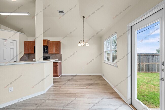 Building Photo - 7811 Redbrush