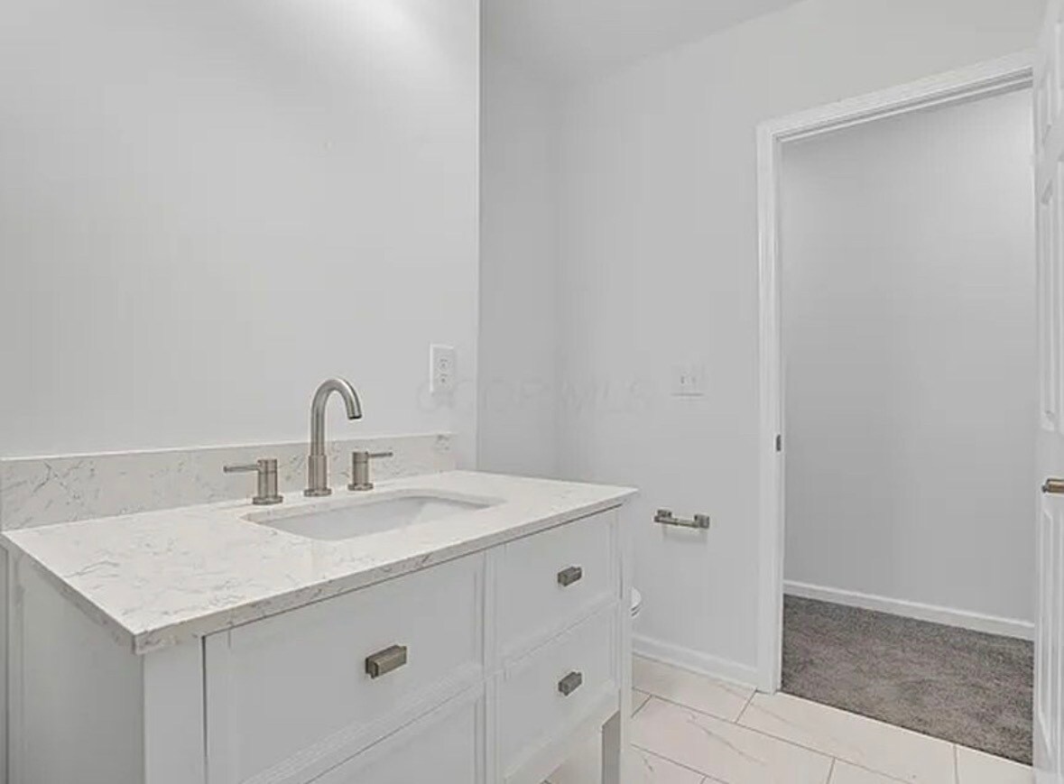 Building Photo - 782 Seymour Ave