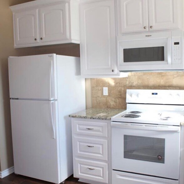 Building Photo - 1630 Samples Rd