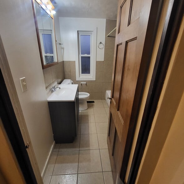 Building Photo - 2671 N Main St