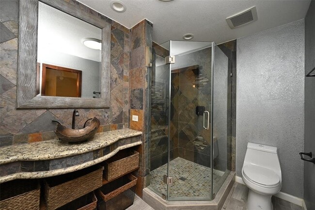 Building Photo - 2127 Lamonte Ln