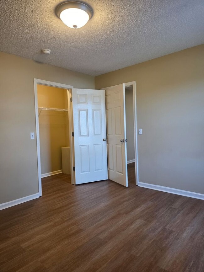 Building Photo - 1609 Bourland Ln