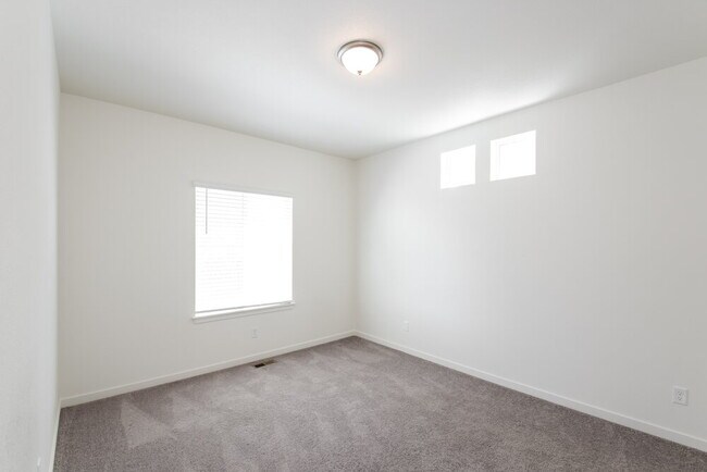 Building Photo - 18572 47th Dr