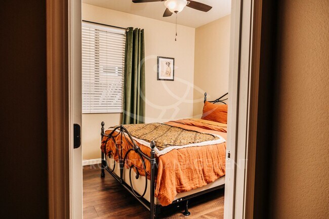 Building Photo - Spacious Home in the Lincoln Crossing Community, walking distance to Lincoln Crossing Elementary