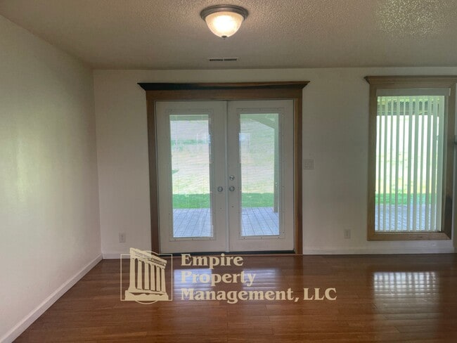 Building Photo - 88267 Richmond St