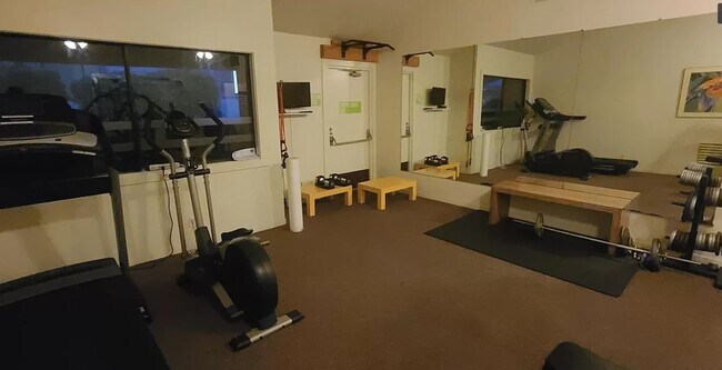 Building Photo - Location, Location! Easy Living in Walnut Creek near Heather Farms/John Muir