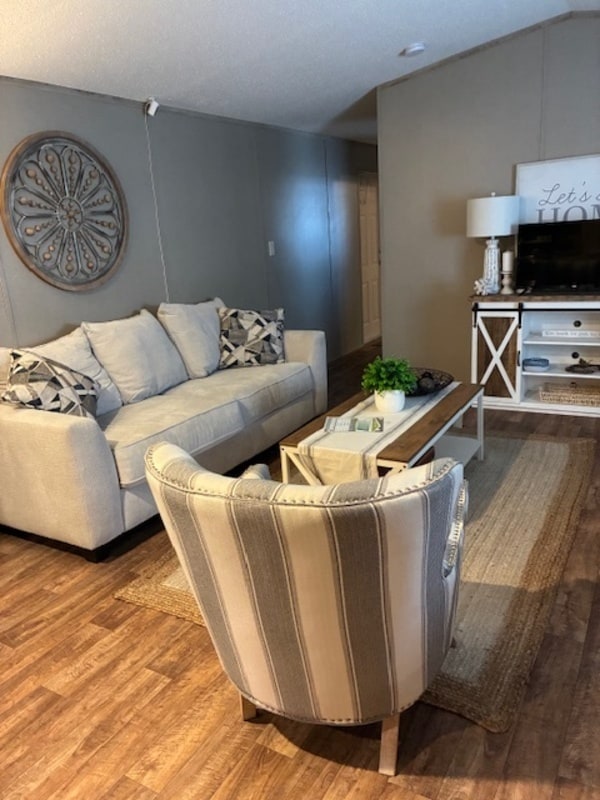 Building Photo - 453 Kasey Cir