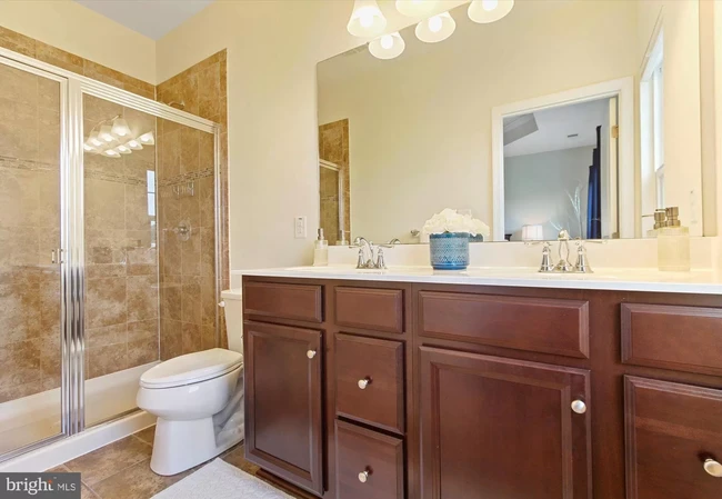 Master bath - 975 Brechin Ln