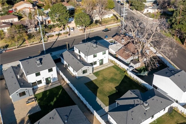 Building Photo - 13461 Bradley Ave