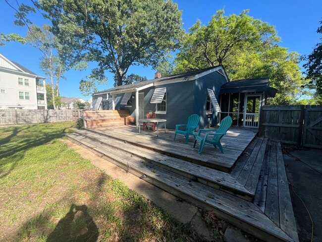 Building Photo - 2 Bedroom 2 Bath House on James Island - Charleston