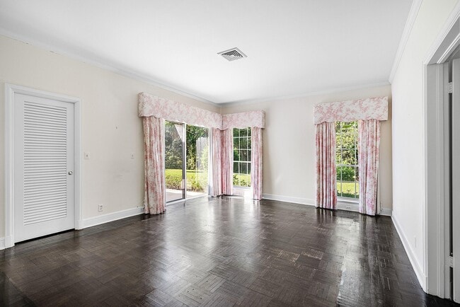 Building Photo - 157 Wells Rd