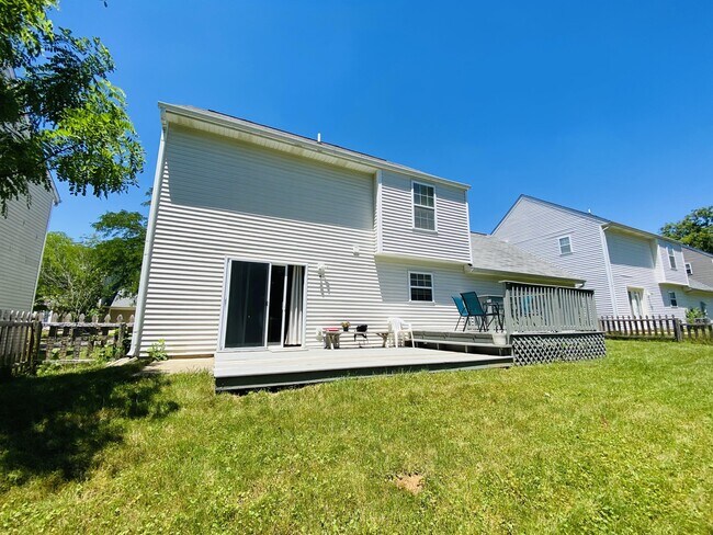 Building Photo - 2249 S Sweetbriar Ct