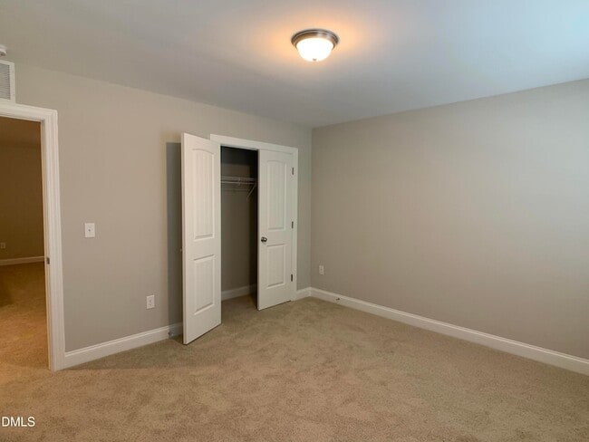 Building Photo - 672 Barneswyck Dr