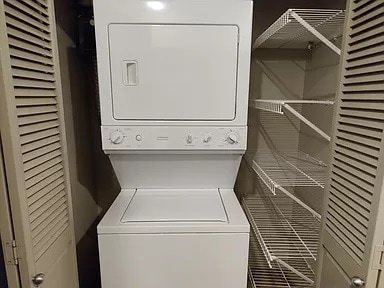 Laundry - 1100 106th Ave NE