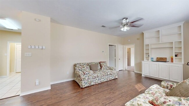 Building Photo - 609 Townplace Dr