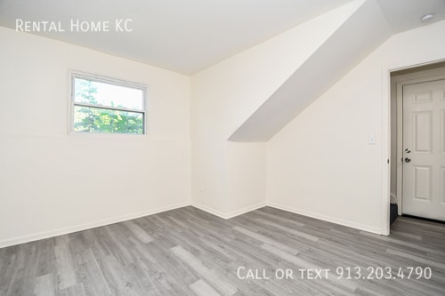 Building Photo - 9007 W 78th Cir