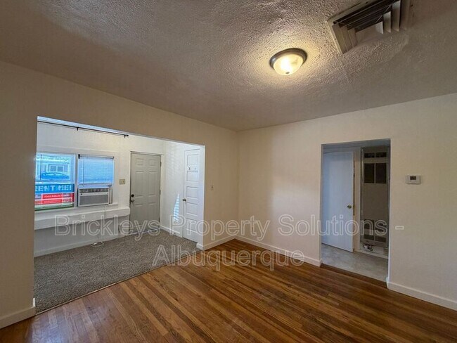 Building Photo - 313 Cornell Dr SE