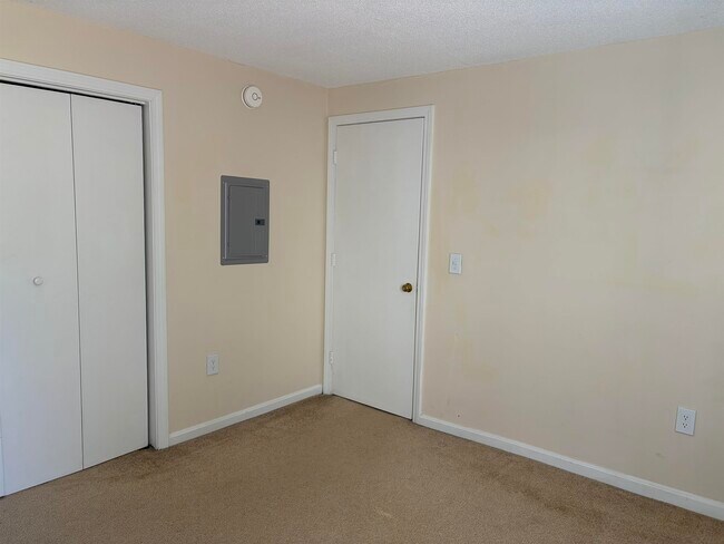 Building Photo - 804 White Cedar Blvd