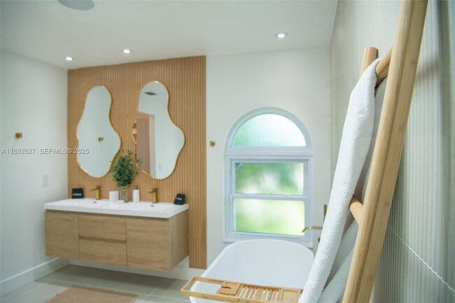 Building Photo - 1010 Joyce Ct