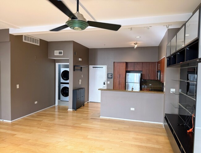 Building Photo - 120 Island Ave