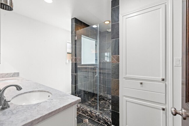 Building Photo - 1526 Adkins Rd