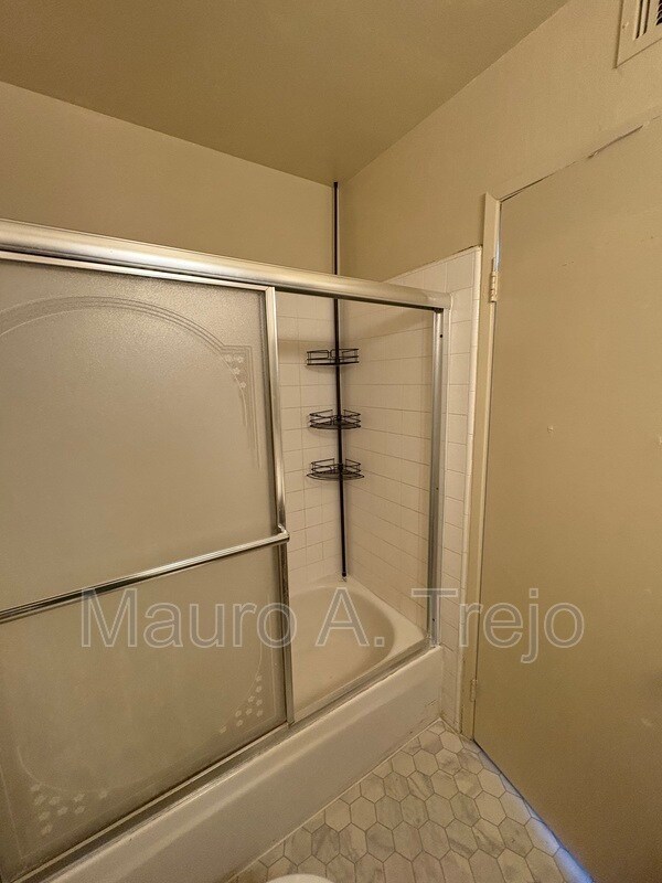 Building Photo - 1150 W Calle De Las Estrellas