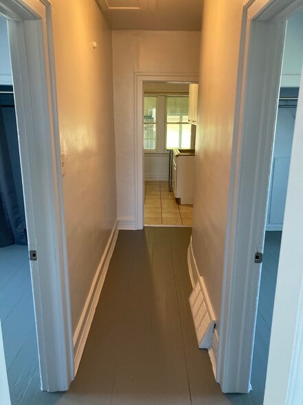 Building Photo - 12087 Saint Aubin St