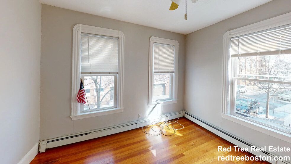 Apt 2 - 560 Green St