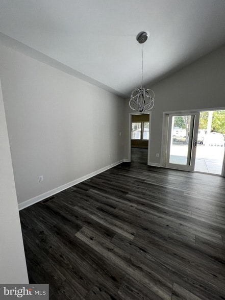 Building Photo - 38 Meadow View Ln