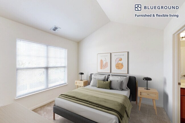 Building Photo - 998 Stewart Ave